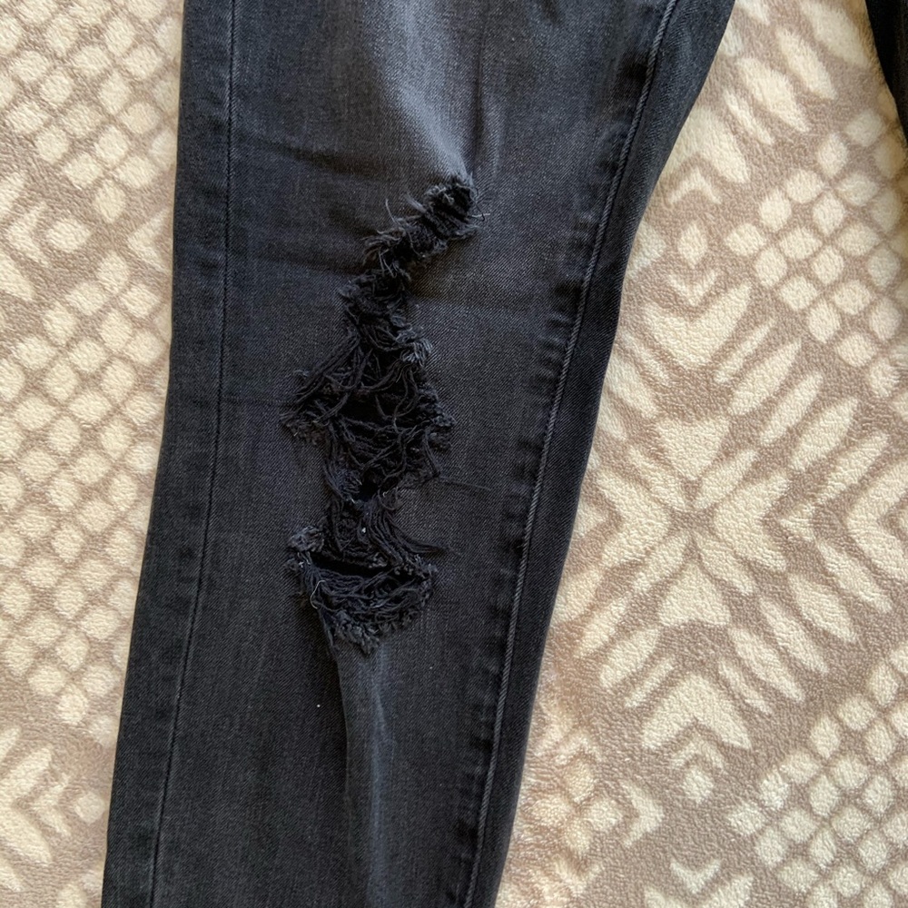 EUC American Eagle black ripped Jeggings - Picture 7 of 8